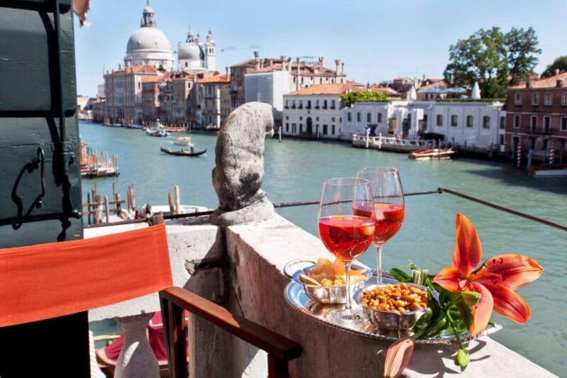 Venice: Romantic Palace Dinner and Private Gondola Ride - Entering Venice’s Enchanting Evening