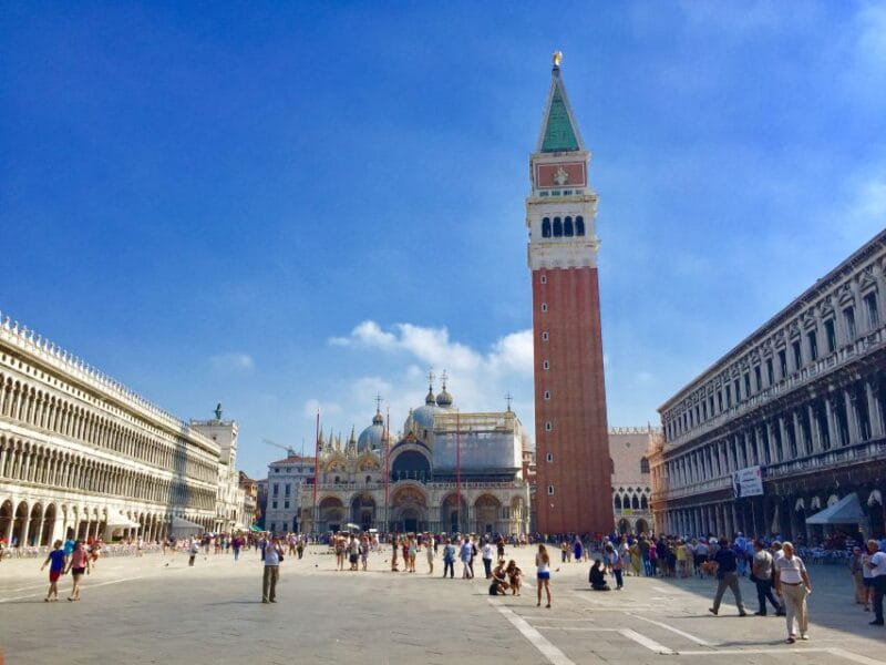 Venice: Skip-the-Line Doges Palace & Basilica Walking Tour - Inside the Basilica: Golden Mosaics and Byzantine Style