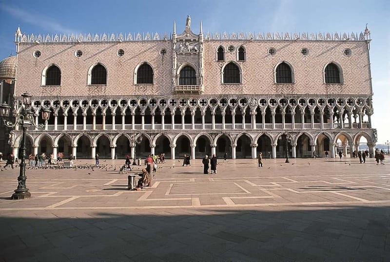 Venice: St. Mark's Basilica and Rialto Bridge Private Tour - Discovering Venice with a Private Local Guide