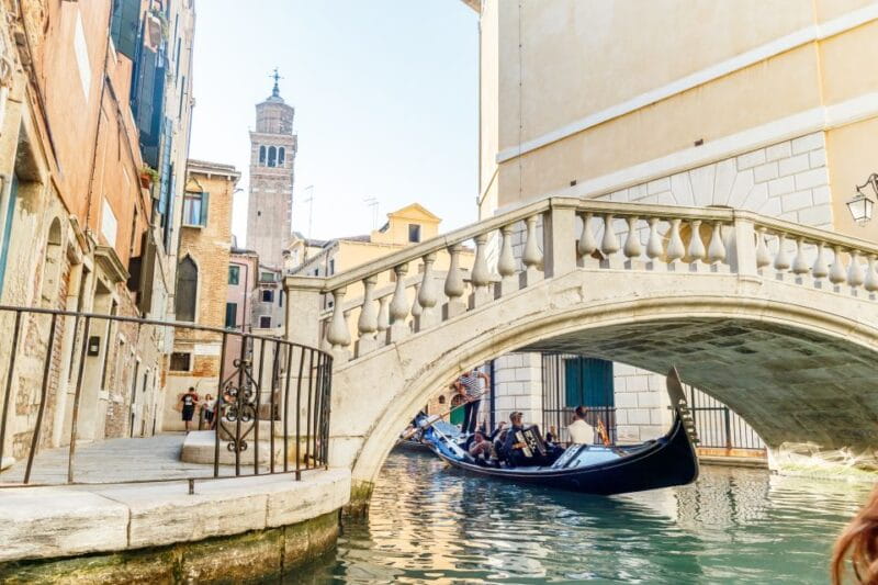 Venice: Traditional Shared Gondola Ride - Practical Tips for Your Gondola Ride