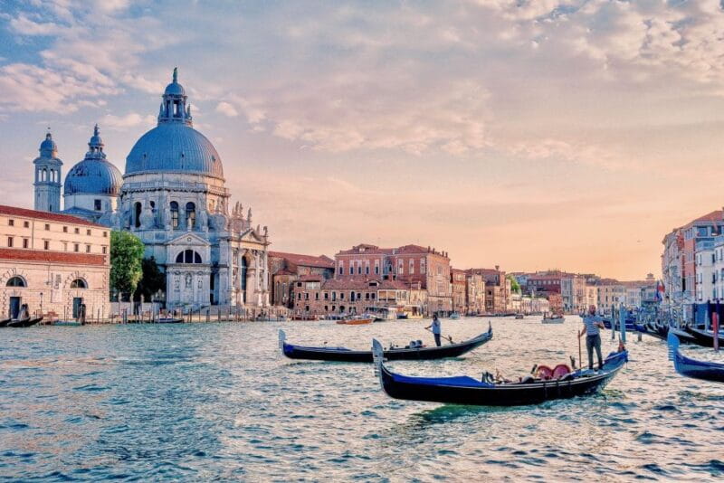 Venice: Walking Tour & Gondola Ride - Pricing and practical considerations