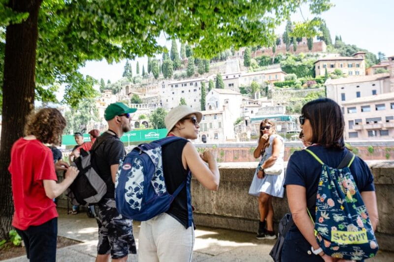 Verona: City Highlights & Street Food Walking Tour - Exploring Verona: A Detailed Walkthrough