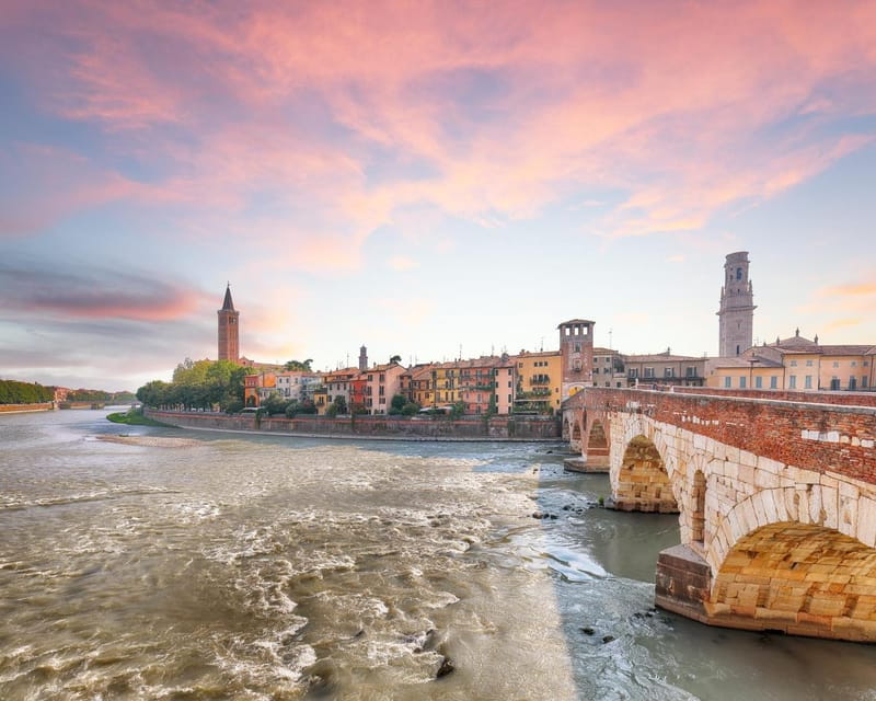 Verona: Express Walk with a Local in 60 minutes - Discover Verona in 60 Minutes: An Authentic Local Walk