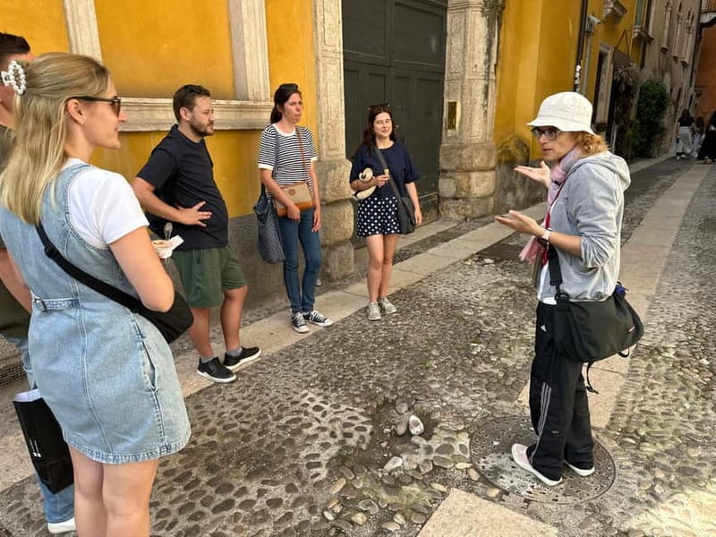 Verona: Guided Small Group Walking Tour of the City of Love - Key points / Takeaways