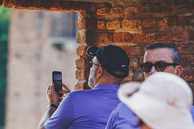 Verona Highlights Walking Tour in Small-group - Meeting and Pickup