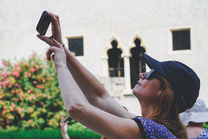 Verona Highlights Walking Tour in Small-group - Exploring Veronas Gems
