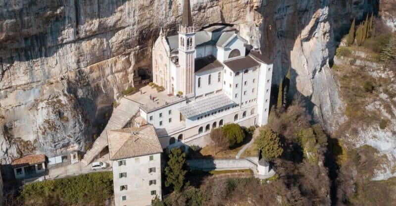 Verona: Madonna della Corona Sanctuary Walking Tour - Discovering the Sanctuary of Madonna della Corona: A Hidden Gem in Veneto