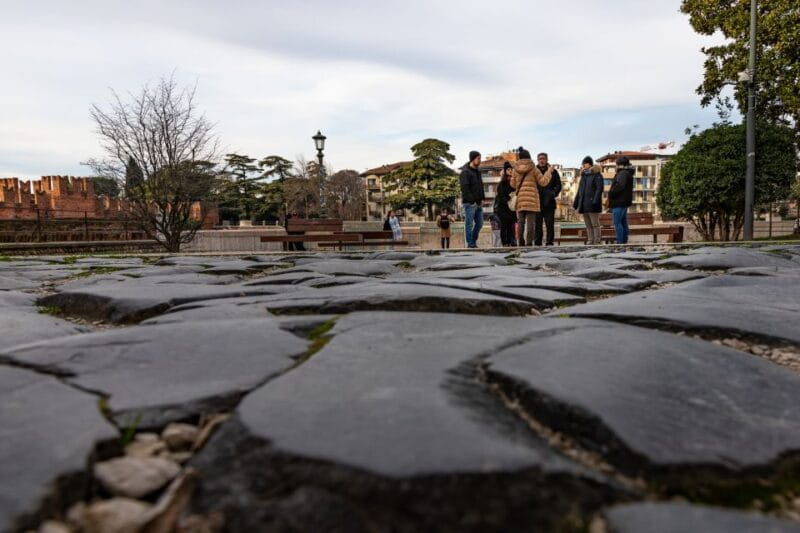 Verona: Night Walking Tour - Crossing Castelvecchio and the Medieval Bridge