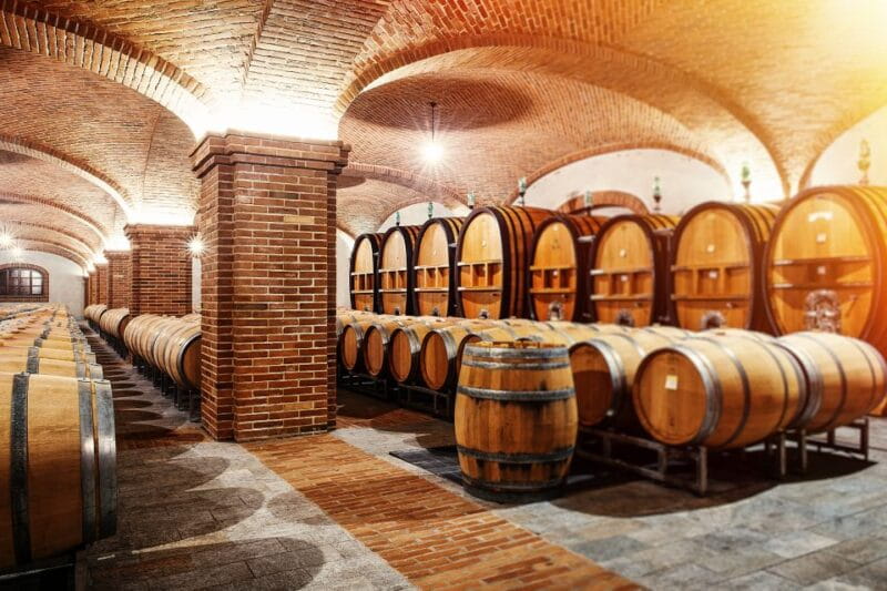 Verona: private tour of Soave and Amarone - Lunch in a Cozy Osteria: A True Taste of Italy