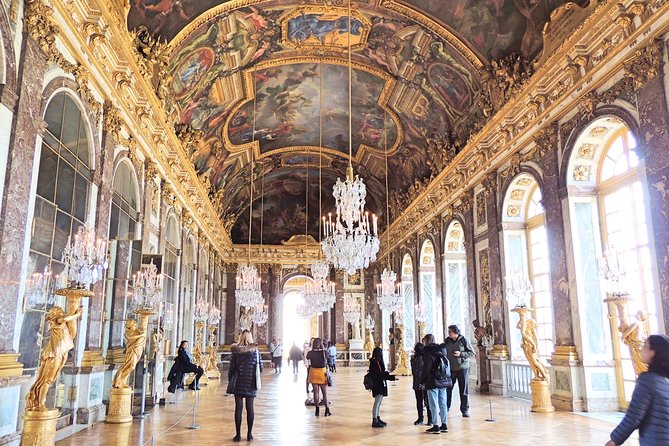 Versailles and the Louvre Tour With Skip-The-Line Access - Group Size and Accessibility