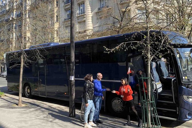 Versailles Palace Live Tour With Gardens Access From Paris - Meeting Point and Accessibility