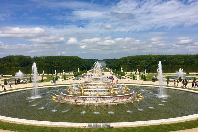 Versailles Palace & Marie-Antoinette's Estate Private Guided Tour with Lunch - The Value of This Experience