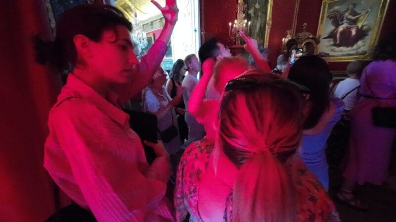 Versailles Palace: Private & VIP Guided Tour - Logistics: Convenience and Comfort