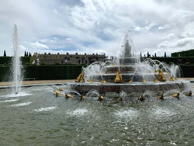 Versailles Palace Visit in Minivan from Paris Half-Day - Entering the World of Louis XIV: What to Expect Inside