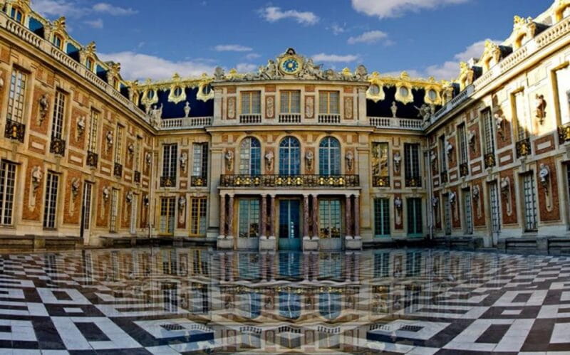 Versailles: Private Family Tour of Palace + Reserved Entry - Exploring Versailles: What to Expect from the Private Family Tour