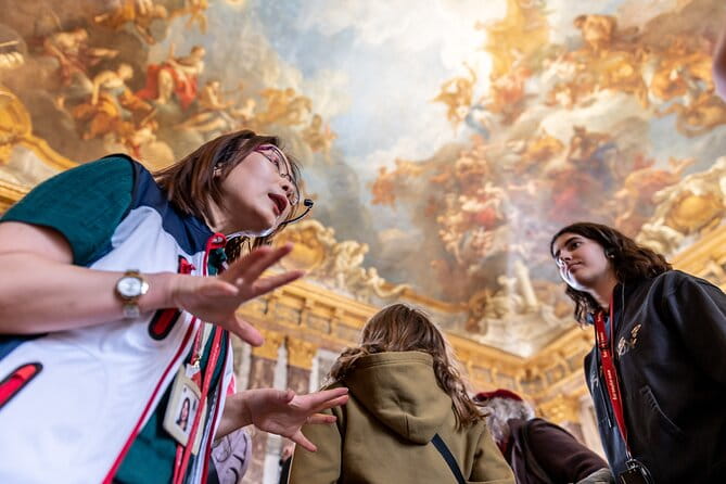 Versailles Private Guided Tour - Reserved Entry Included - Entering the Palace of Versailles
