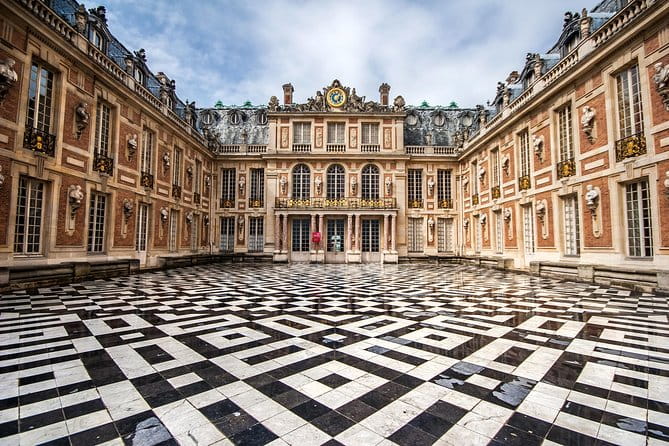 Versailles Private Half-Day Guided Tour from Paris - Strolling Through the Gardens