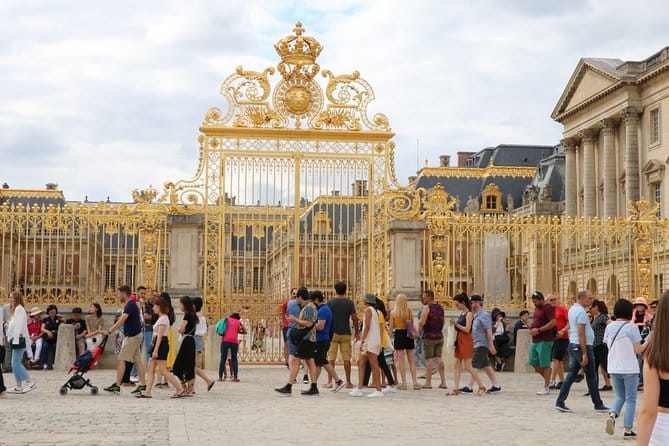 Versailles Private Half Day Guided Tour with Skip the Line Access from Paris - FAQs