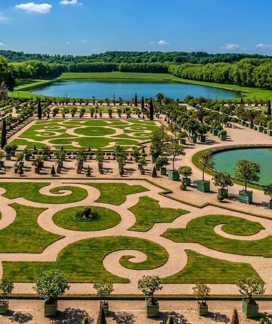 Versailles: Skip the Line Versailles Palace and Gardens Tour - Highlights of the Gardens and Trianon Estates