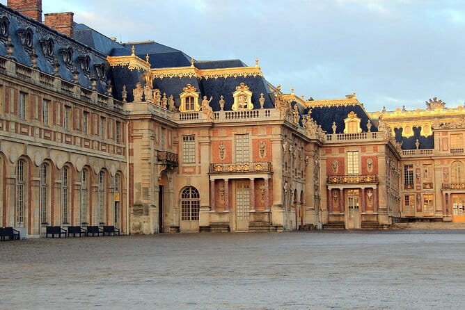 Versailles Tour of Palace Guided Tour - Entering The Magnificent Palace of Versailles