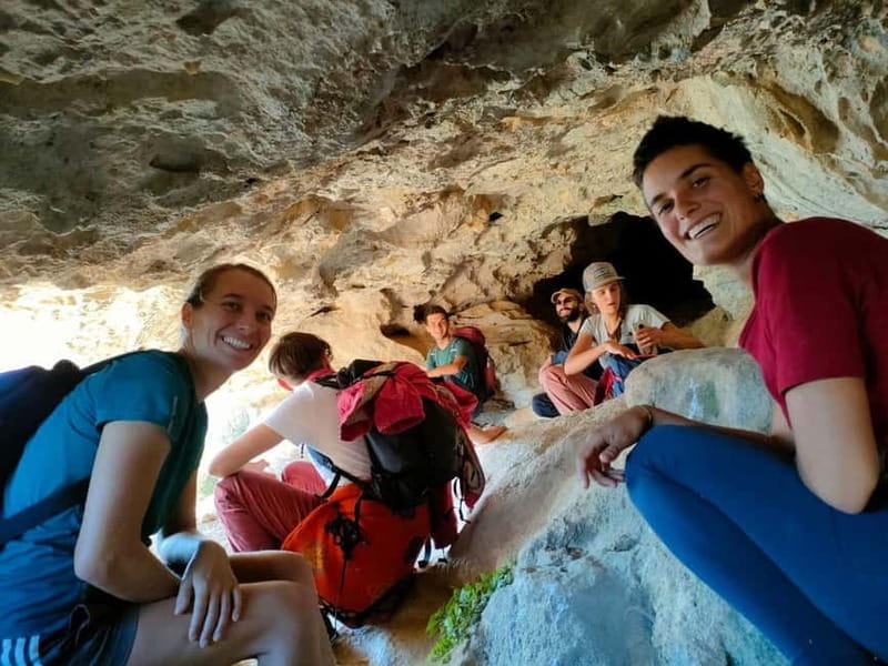 Vertigo hike: the Trou de l'Argent cave from Sisteron - Discovering the Treasures of Sisteron’s Vertigo Hike