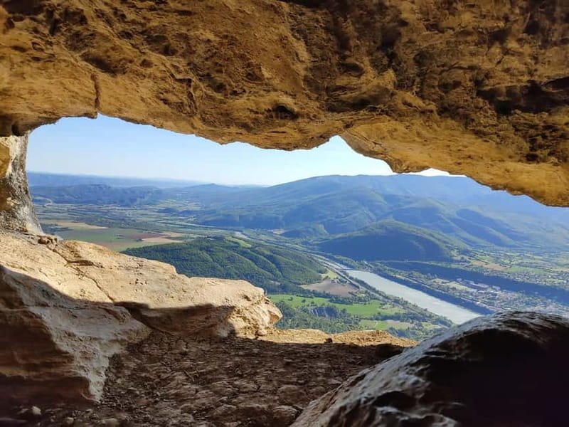 Vertigo hike: the Trou de l'Argent cave from Sisteron - The Experience: Who Will Love It?