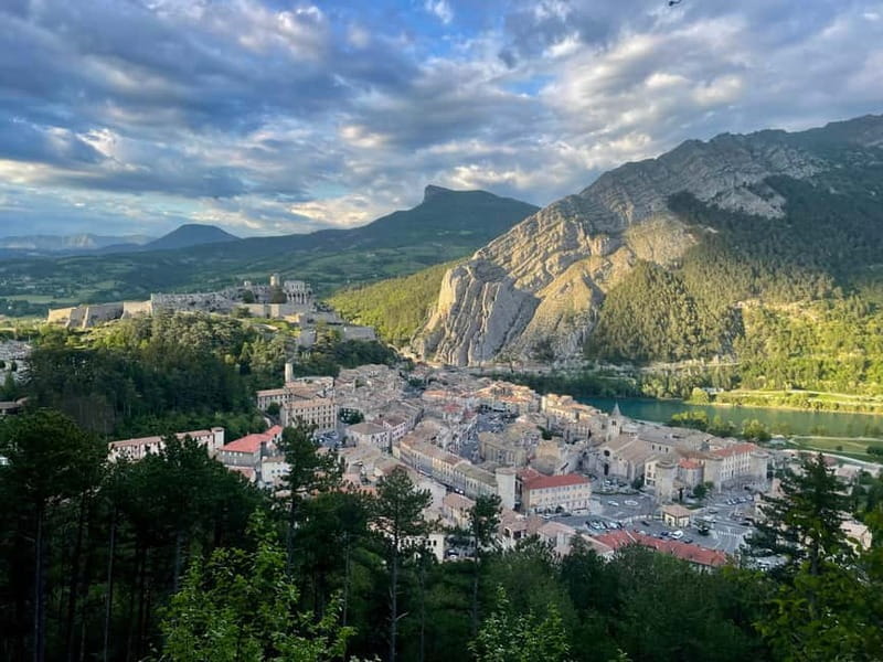 Vertigo hike: the Trou de l'Argent cave from Sisteron - The Sum Up