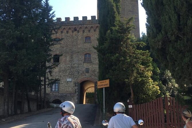 Vespa Elettrica 70 (125) Rental for the Full Day in Florence - Who will love this experience?