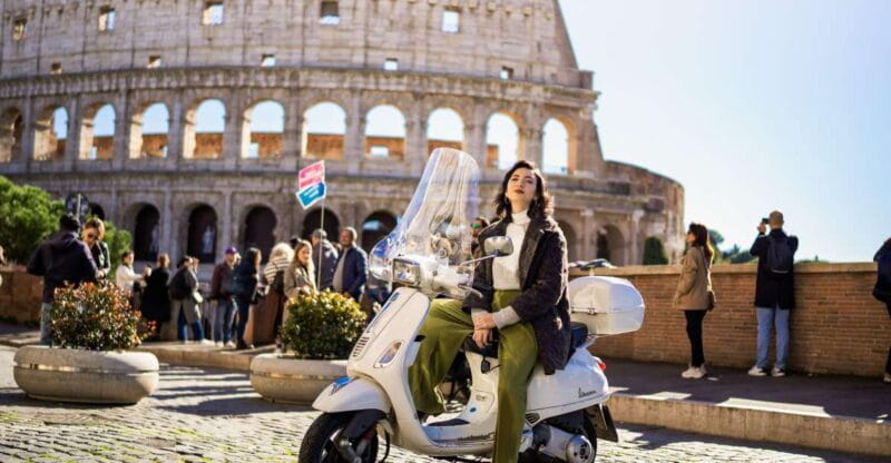 Vespa scooter tour in Rome with Pro-Photographer - Key Points / Takeaways