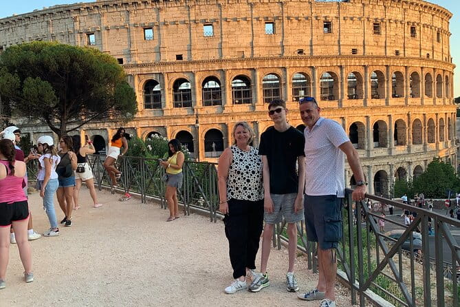 Vespa Tour in Rome Driven by Us with Optional Pick Up - A Deep Dive into the Vespa Experience