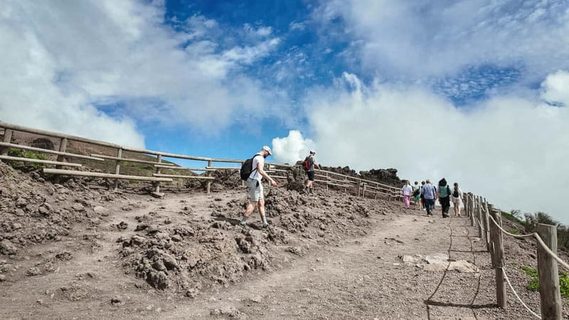 Vesuvius Volcano Experience: from Naples, Pompeii and Rome - The Audio Guide: Learning on the Go