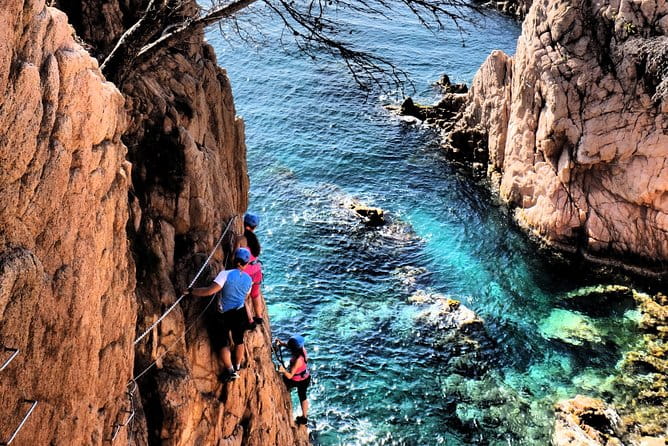Via ferrata Cala del Molí in Sant Feliu de Guíxols - The Heart of the Route: Challenges and Highlights
