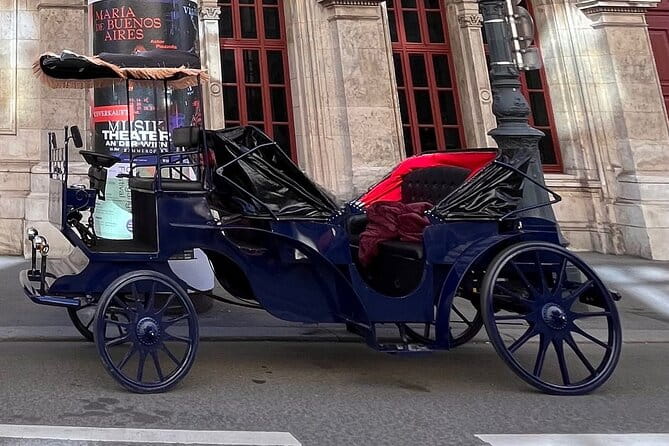 Vienna: 60 min. Royal E-Carriage Sightseeing Tour with Drinks - Guides Who Make a Difference