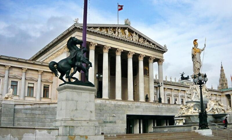 Vienna: Best of Vienna in 2 Hours with a Local - Exploring Vienna’s Highlights in a Private Ride