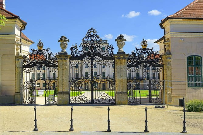 Vienna-Budapest One-Way Sightseeing Transfer - FAQ