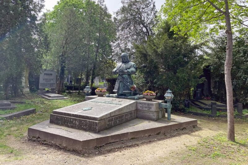 Vienna: Central Cemetery, guided walking tour with fascinating secrets - Final Thoughts