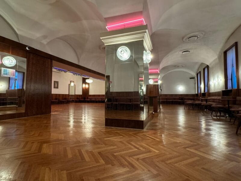 Vienna: Festive Season and New Year's Eve Waltz Workshop - Who Would Love This?