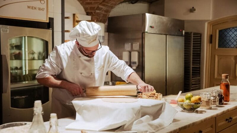 Vienna: Gerstner KuK Hofzuckerbäcker Baking Show & Tasting - Key points / Takeaways