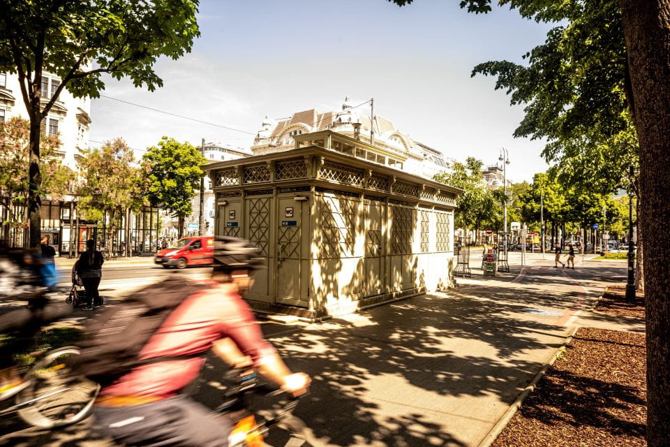 Vienna: Guided Tour About Sewage, Viennese Filth & Toilettes - Key Points