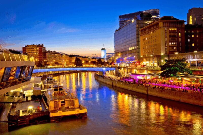 Vienna: Private Night Tour with Local - Exploring Schönbrunn Palace: A Royal Nighttime Spectacle