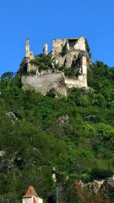 Vienna: Private Wachau tour to Dürnstein and Melk - Exploring Dürnstein: Medieval Charm and Tasting Delights