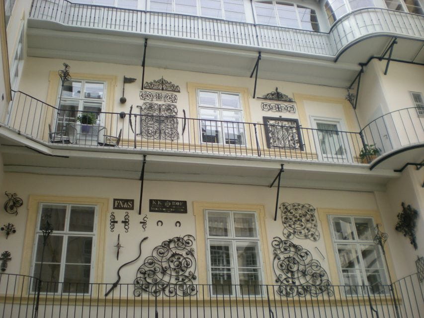 Vienna: Romantic Old Vienna City Walk and Wine Tasting - Important Information and Meeting Point