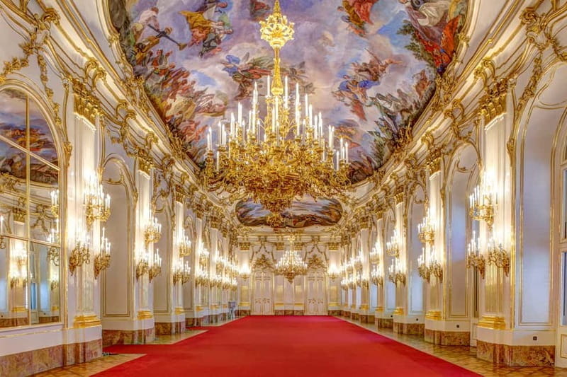 Vienna: Schönbrunn Palace Evening Tour, Dinner and Concert - Touring Schönbrunn Palace After Hours: An Unusual Sight