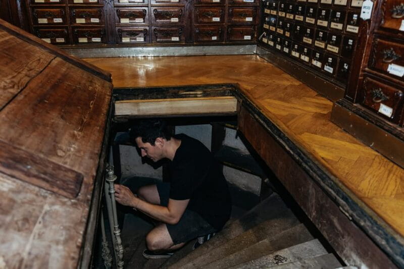 Vienna: Viennese Underworld Guided Walking Tour - Key points / Takeaways