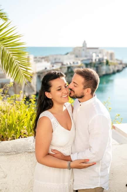 Vieste: a couple's photo tour at sunrise among romantic alleys and the sea. - The Magic of Vieste at Dawn: An In-Depth Look at the Experience