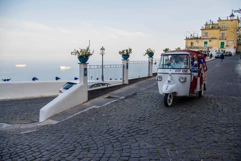 Vietri sul Mare: Tour on board the Tuk Tuk - Introduction to the Experience