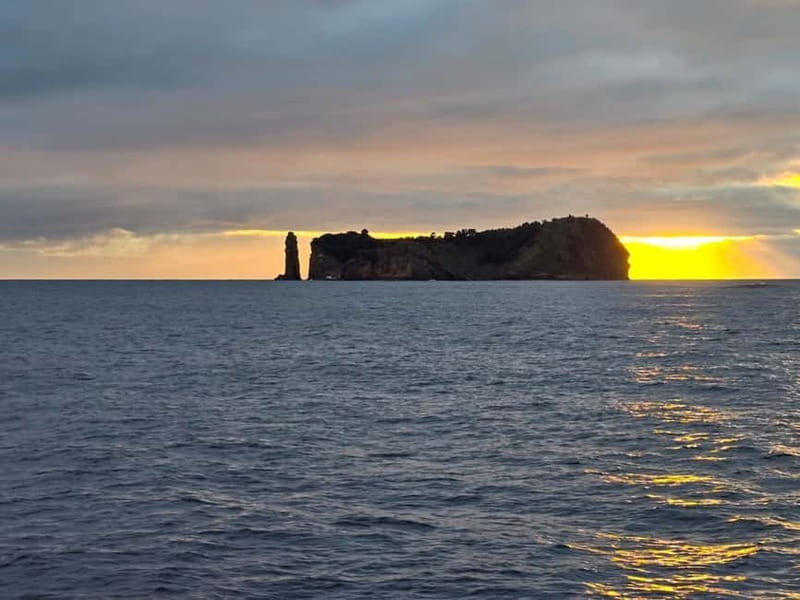 Vila Franca do Campo: Sunset Boat Tour with Drink and Cake - Key Points / Takeaways