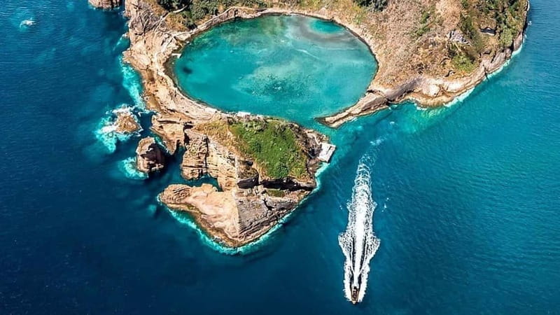 Vila Franca Islet: Biologist Guided Boat Around Eco Tour - Key points / Takeaways