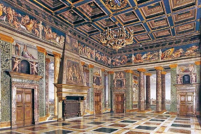 Villa Farnesina and Trastevere District Tour in Rome - Entering The Villa Farnesina: Artistic Opulence
