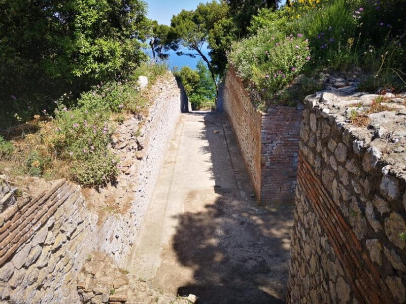 Villa jovis, guided walk to the Roman imperial villa - Entering The Ancient World of Villa Jovis